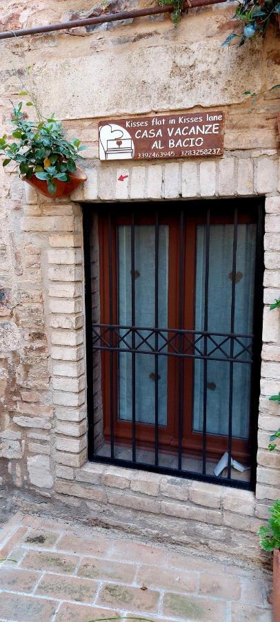 Ferienwohnung Nel Vicolo Dei Baci - Casa Vacanze Al Bacio Spello Exterior foto