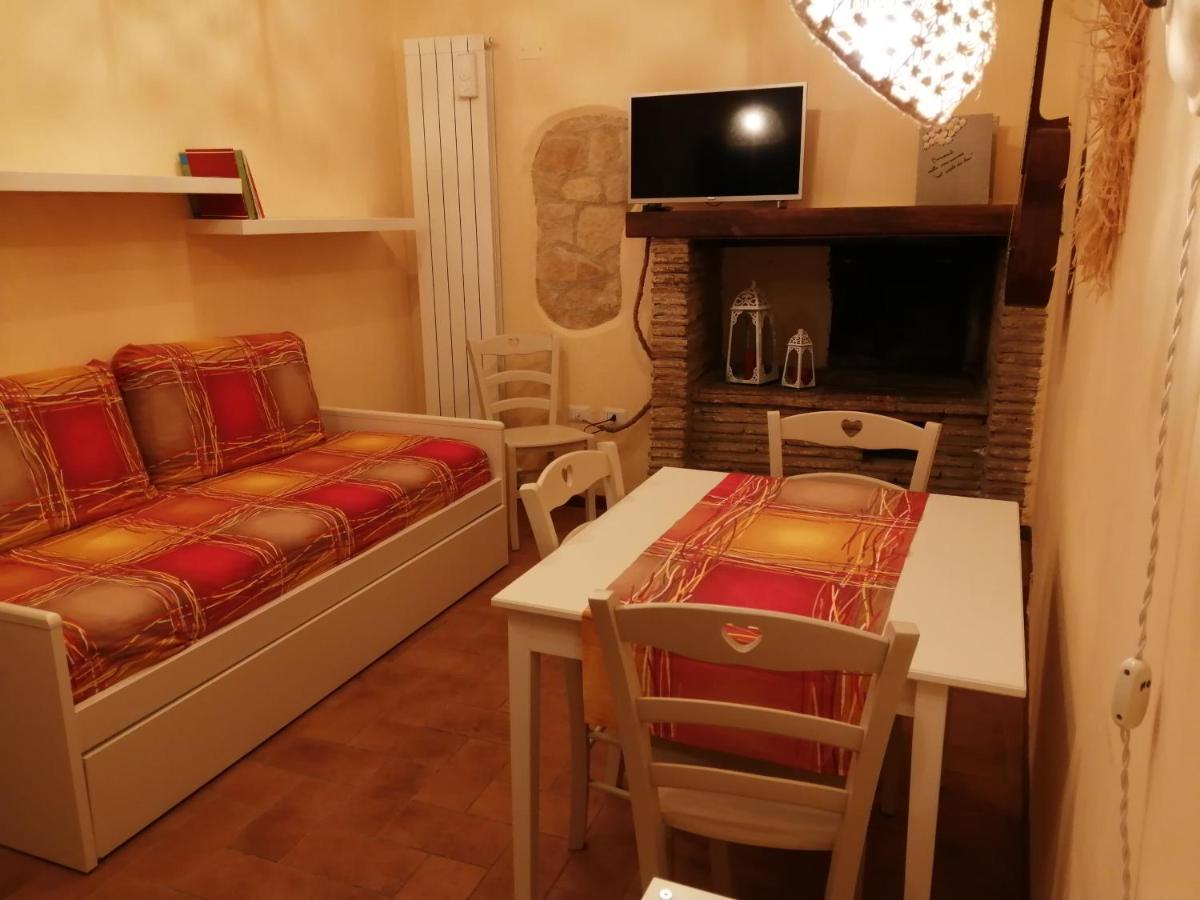 Ferienwohnung Nel Vicolo Dei Baci - Casa Vacanze Al Bacio Spello Zimmer foto